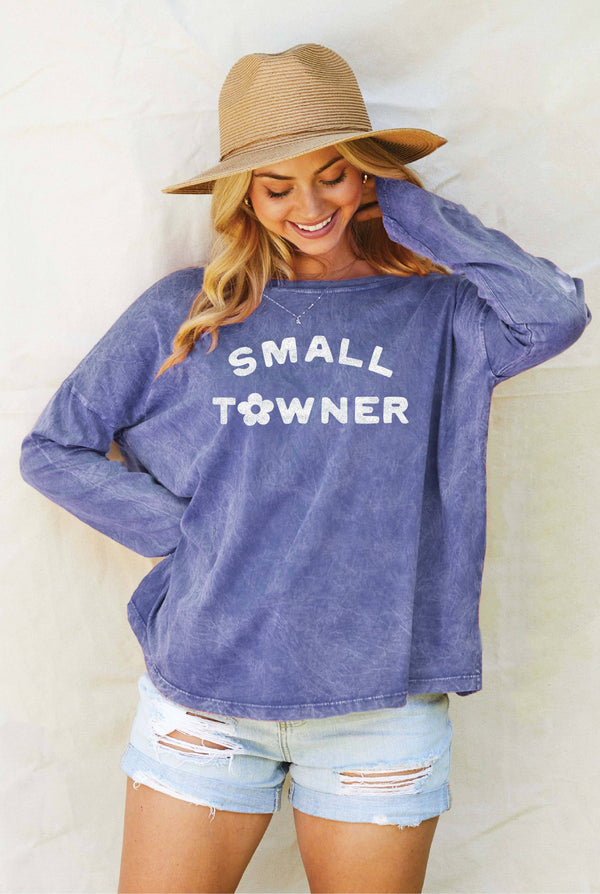 SMALL TOWNER Mineral Long Sleeve Graphic Top